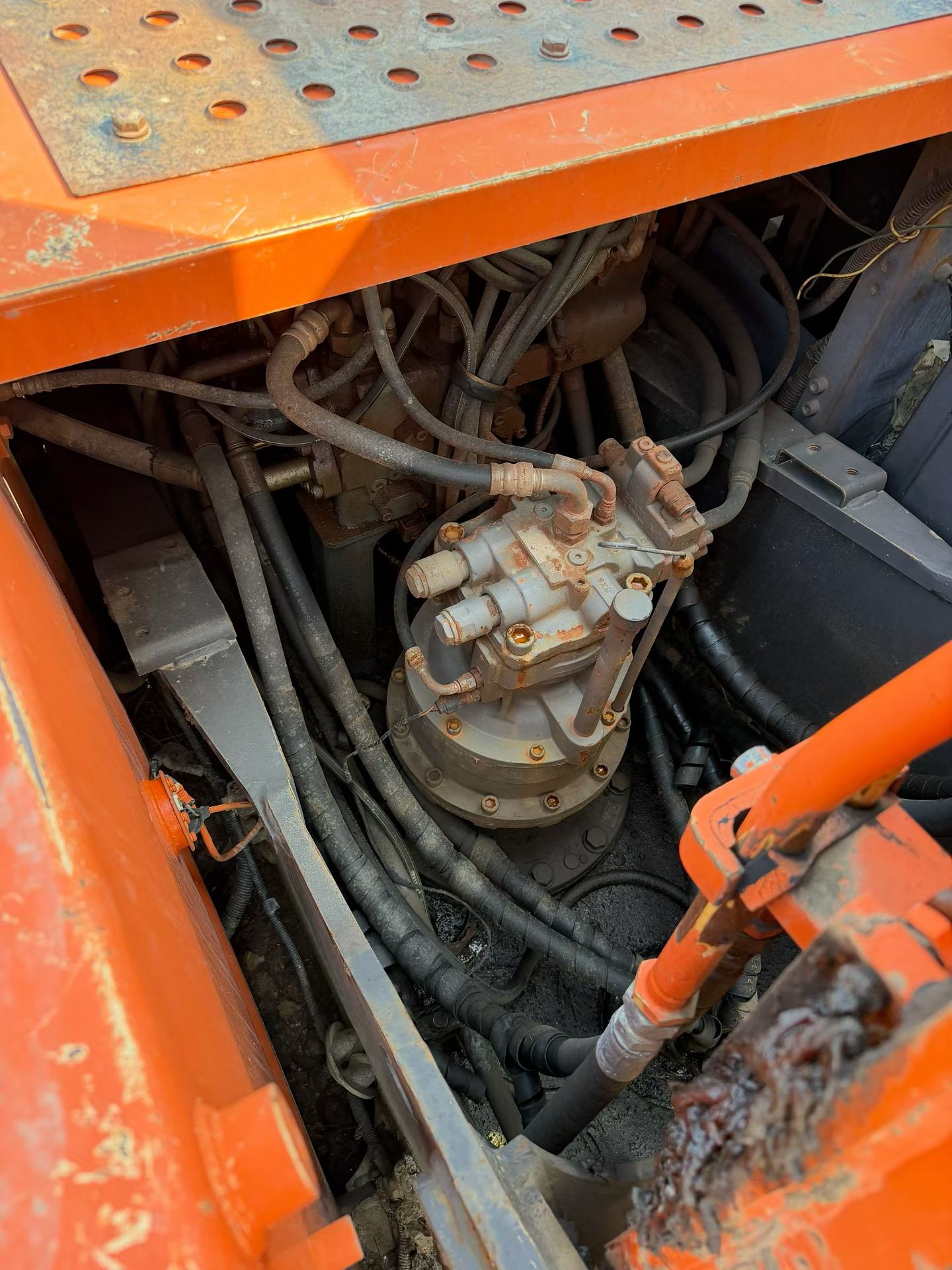 Buy Hitachi EX200-3 Used Excavator / 9