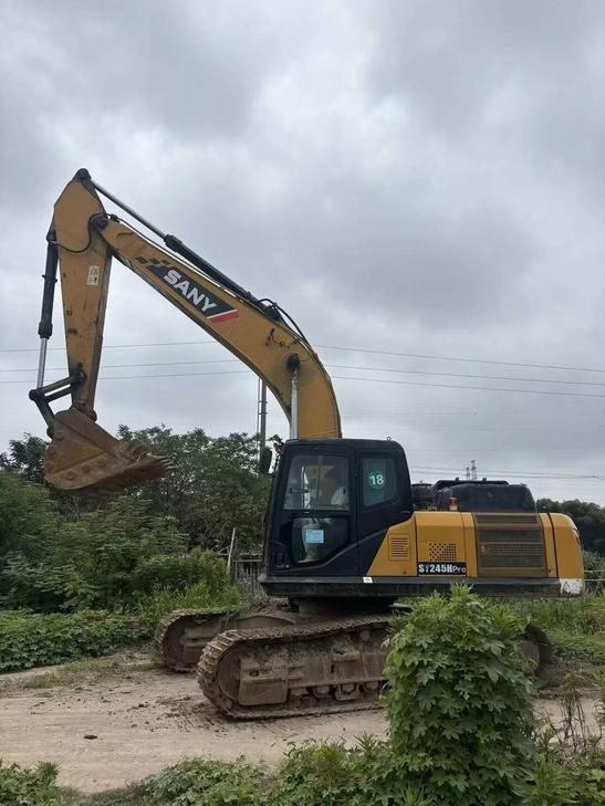 Buy Sany SY245H Used Excavator / 1