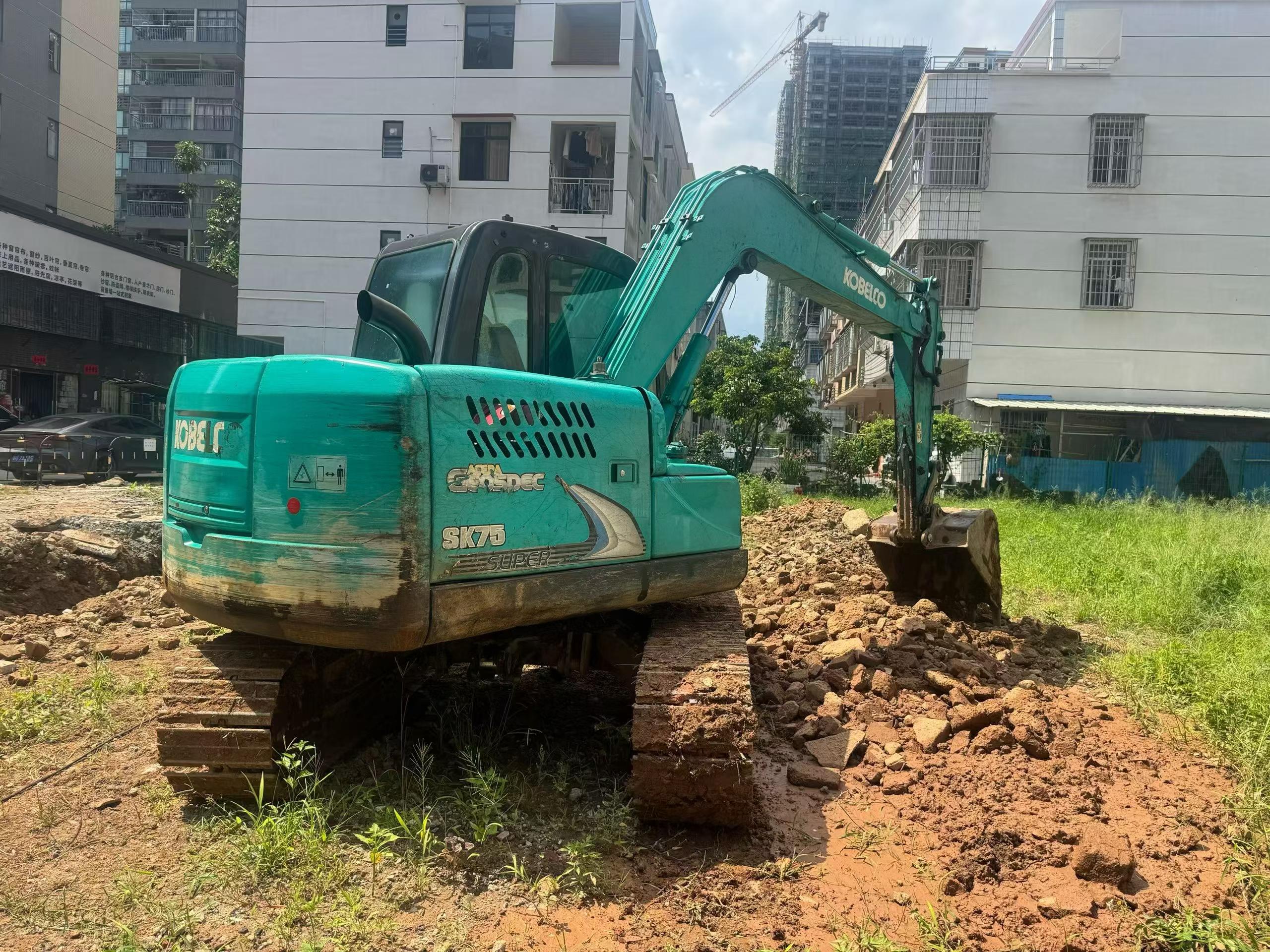 Buy Kobelco SK75 Used Excavator / 3