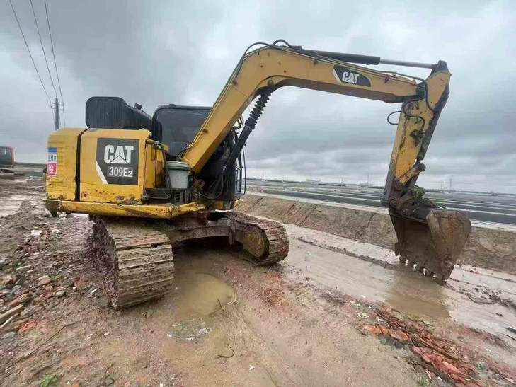 Buy Caterpillar 307B Used Excavator / 1