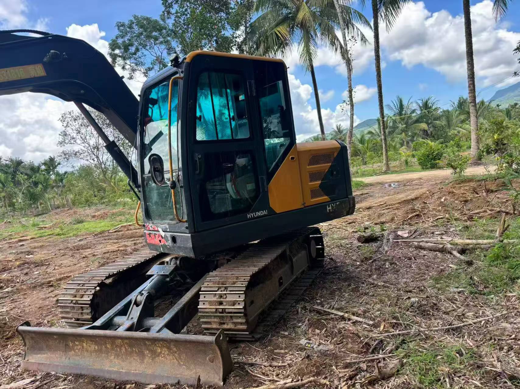 Buy Hyundai HX75 Used Excavator / 5