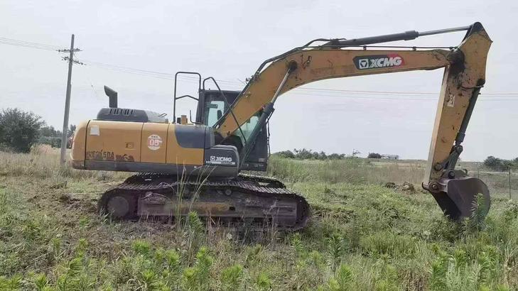 Buy XCMG XE205DA Used Excavator / 1