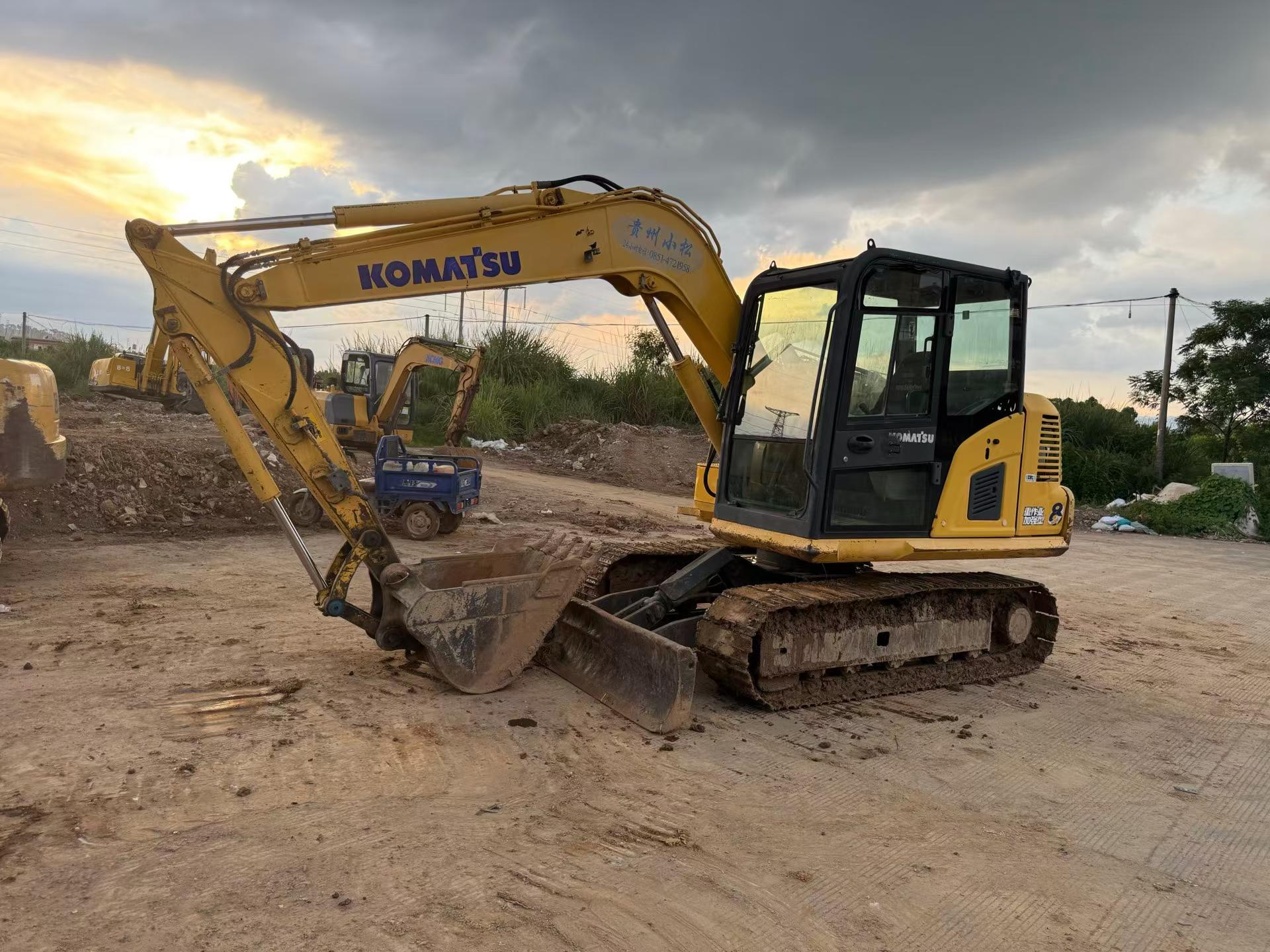 Buy Komatsu PC70-8 Used Excavator / 4