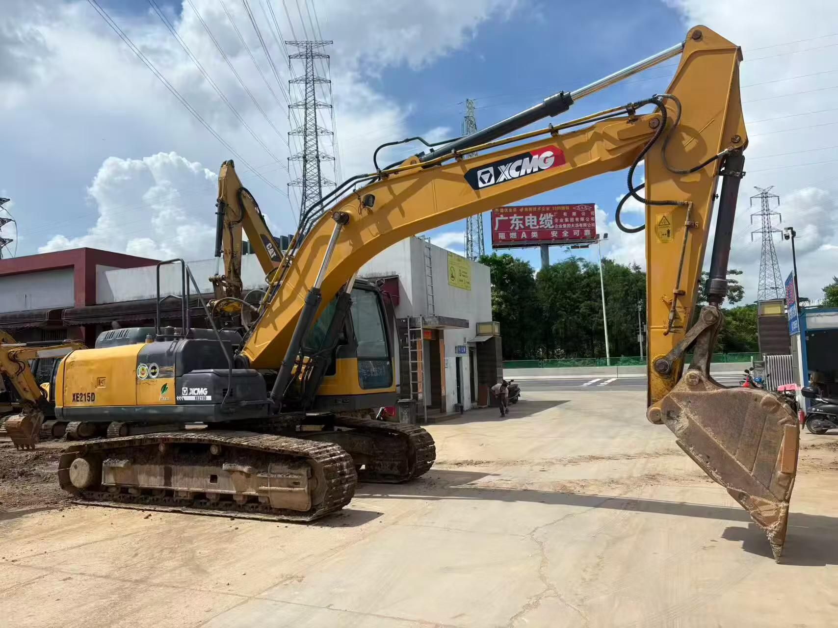 Buy XCMG XE200 Used Excavator / 1
