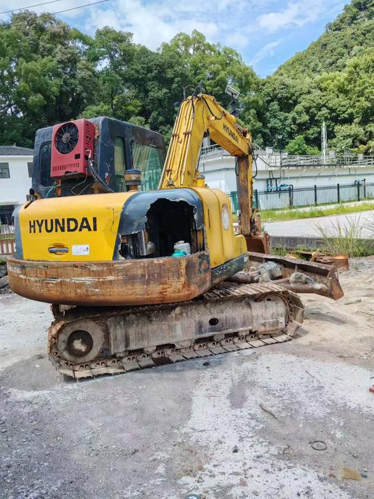 Buy Hyundai R80-7 Used Excavator / 1