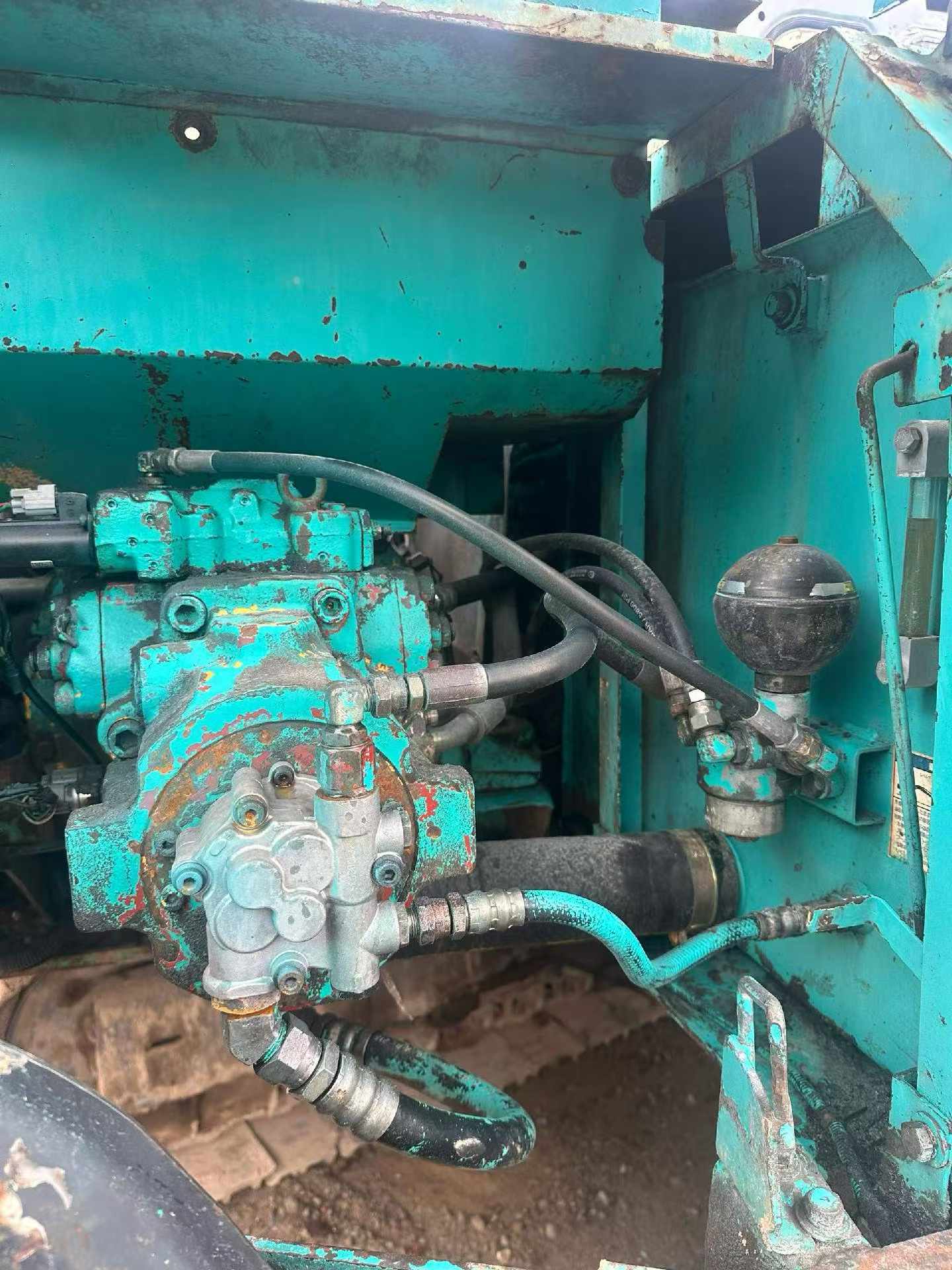 Buy Kobelco SK200-5.5 Used Excavator / 6