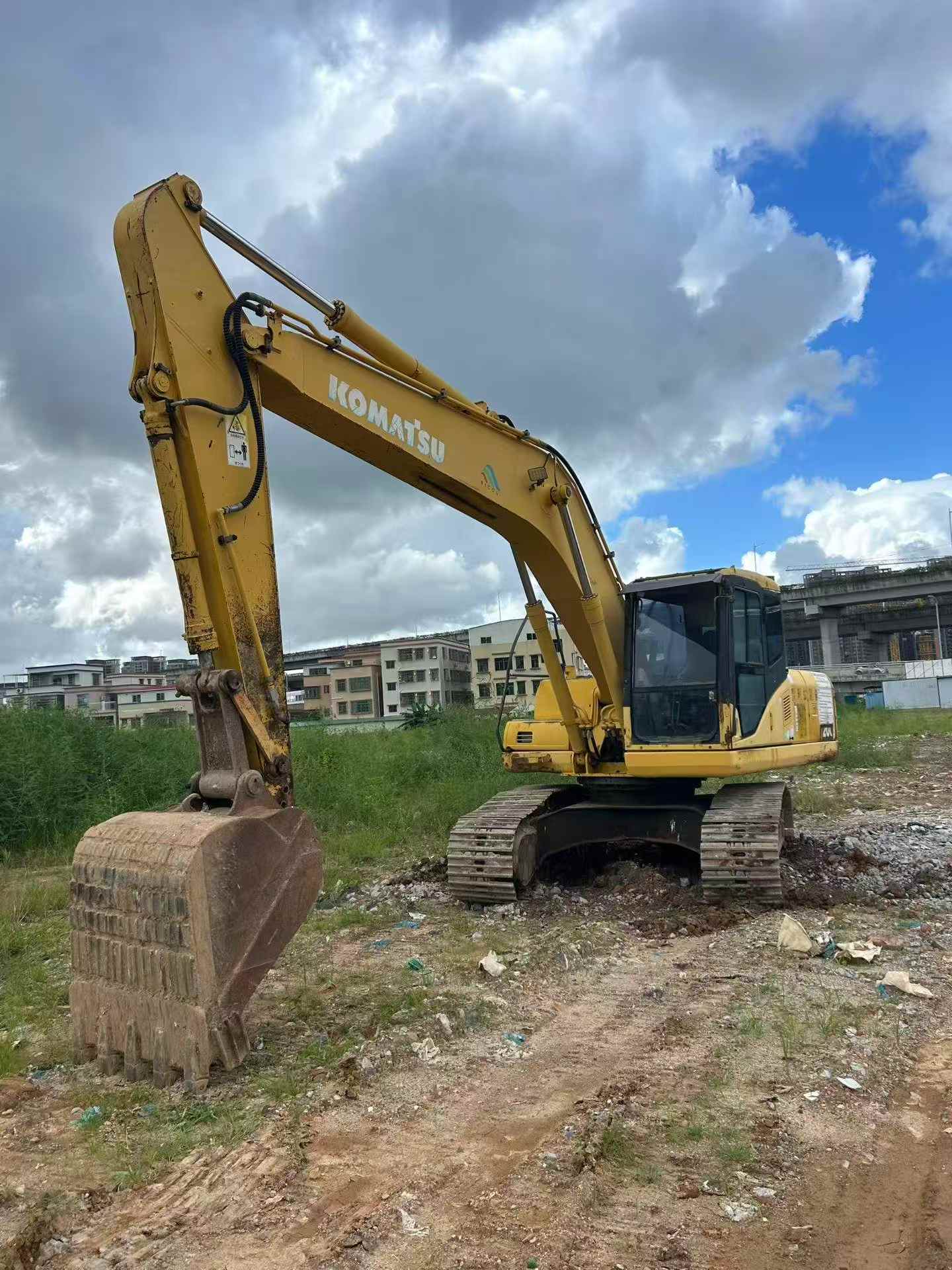 Buy Komatsu PC200-7 Used Excavator / 4