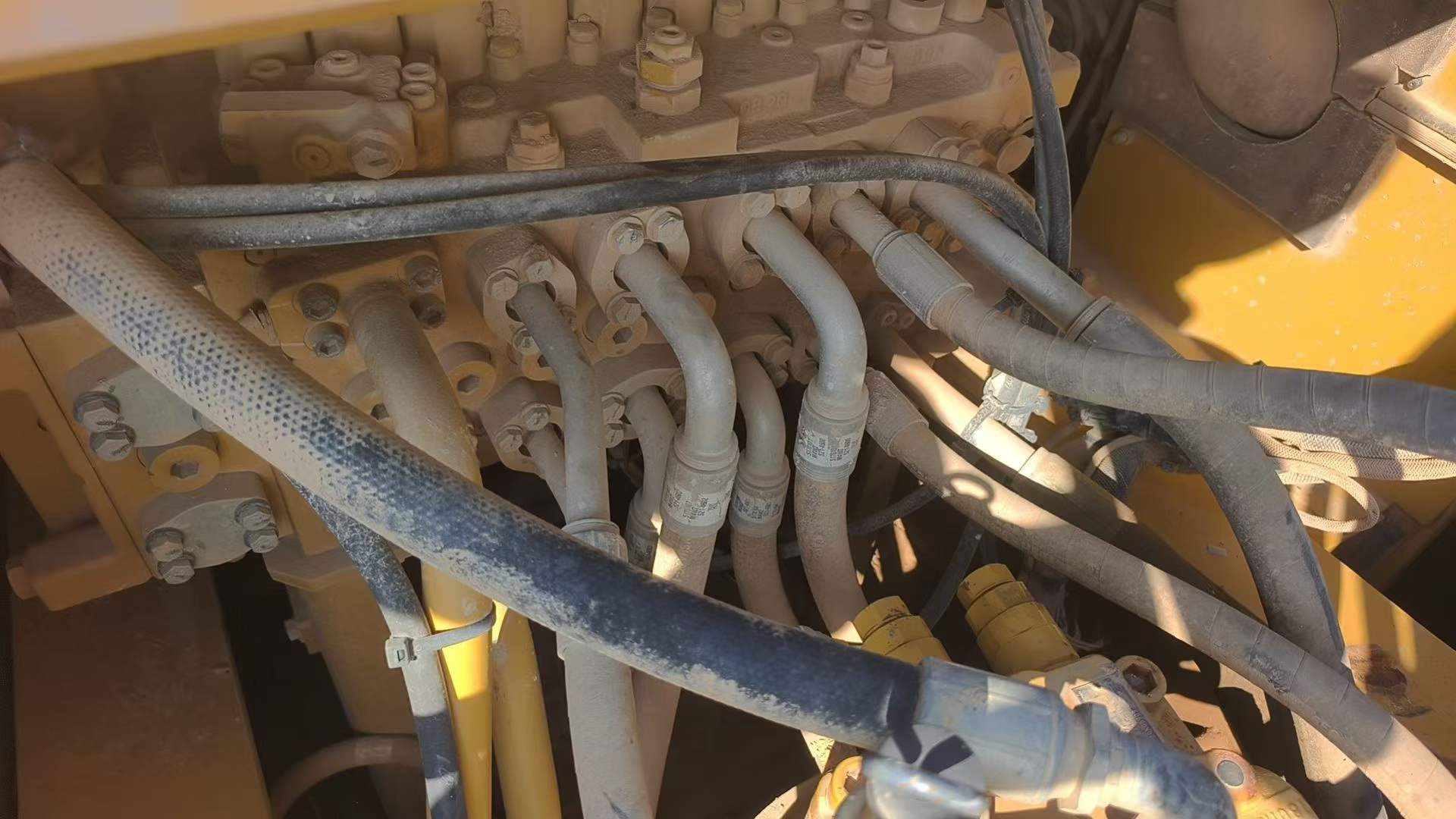 Buy Caterpillar 326DL Used Excavator / 8 Buy Caterpillar 326DL Used Excavator / 8