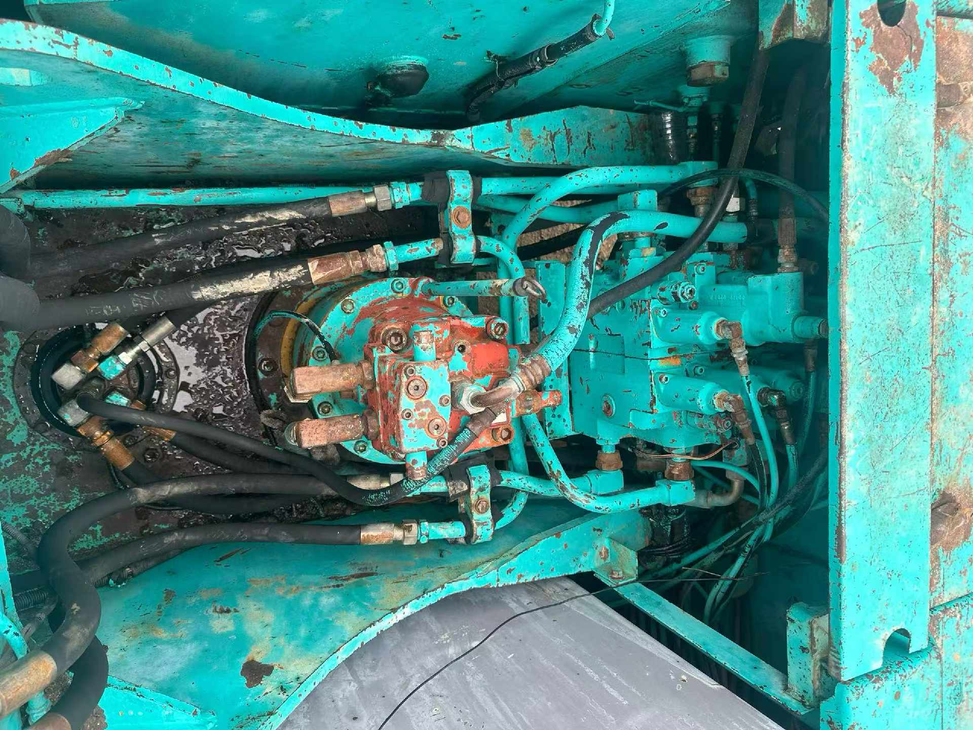 Buy Kobelco SK200-5.5 Used Excavator / 5