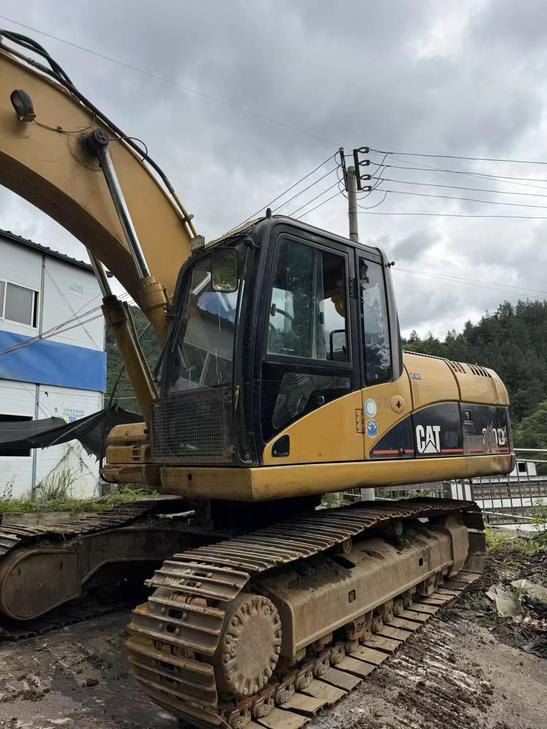 Buy Caterpillar 320D Used Excavator / 1