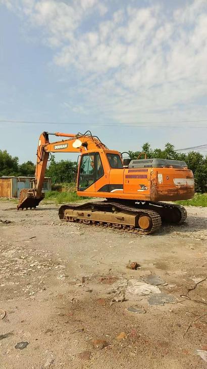Buy Doosan DH220-3 Used Excavator / 1