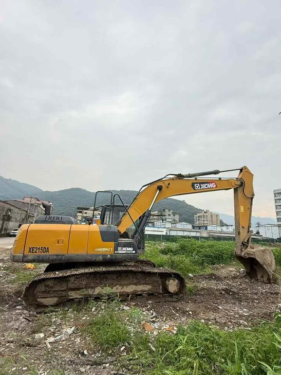 Buy XCMG XE215DA Used Excavator / 1