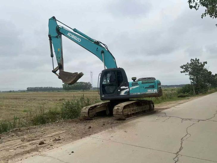 Buy Kobelco SK210 Used Excavator / 1