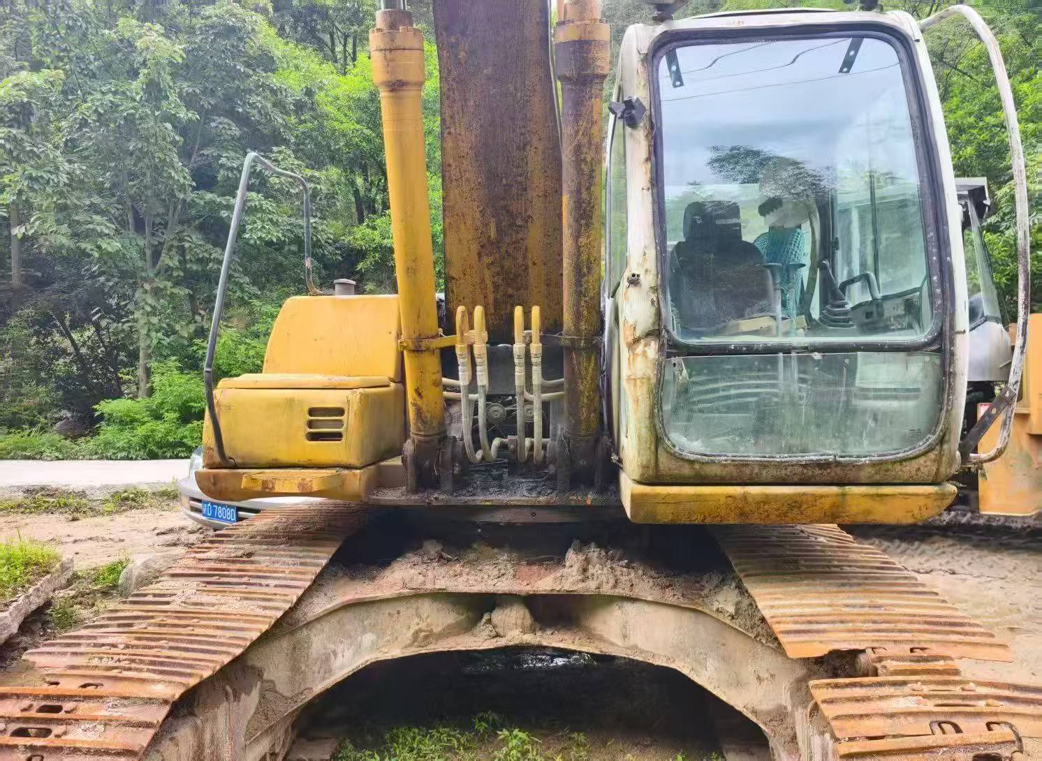 Buy Sumitomo SH200A3 Used Excavator / 1