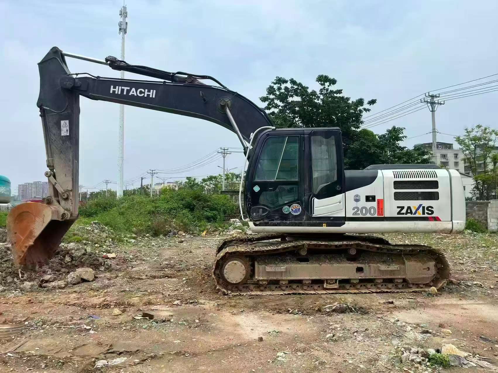 Buy Hitachi EX200-3 Used Excavator / 3