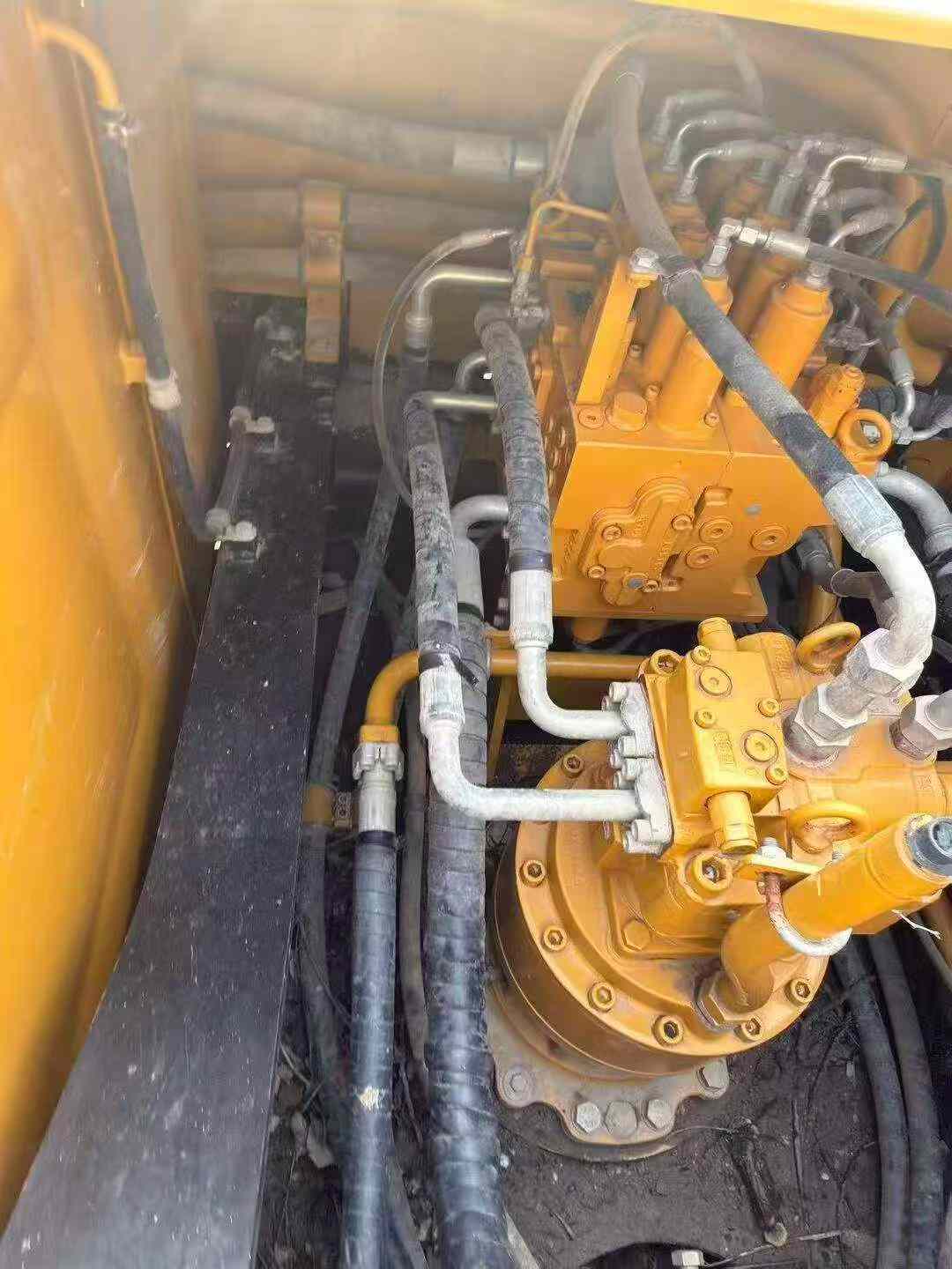 Buy Sany SY245H Used Excavator / 3 Buy Sany SY245H Used Excavator / 3