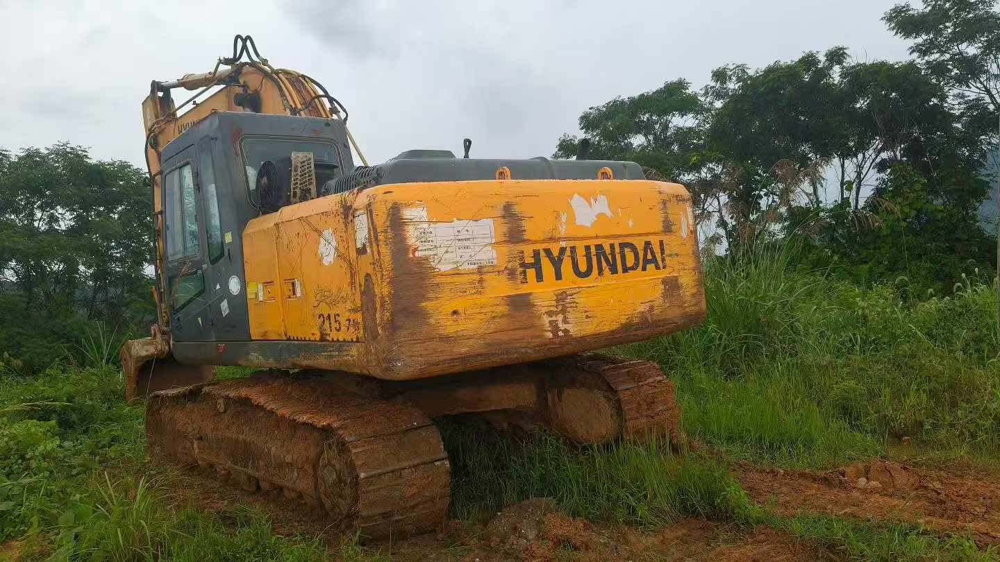 Buy Hyundai R215-7 Used Excavator / 2