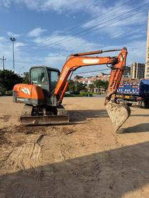 Buy Doosan DH60-7 Used Excavator / 2 Buy Doosan DH60-7 Used Excavator / 2