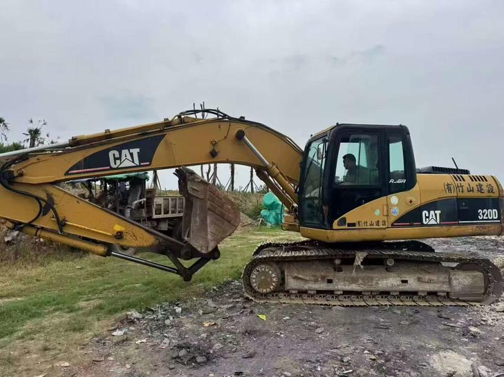 Buy Caterpillar 320A Used Excavator / 1