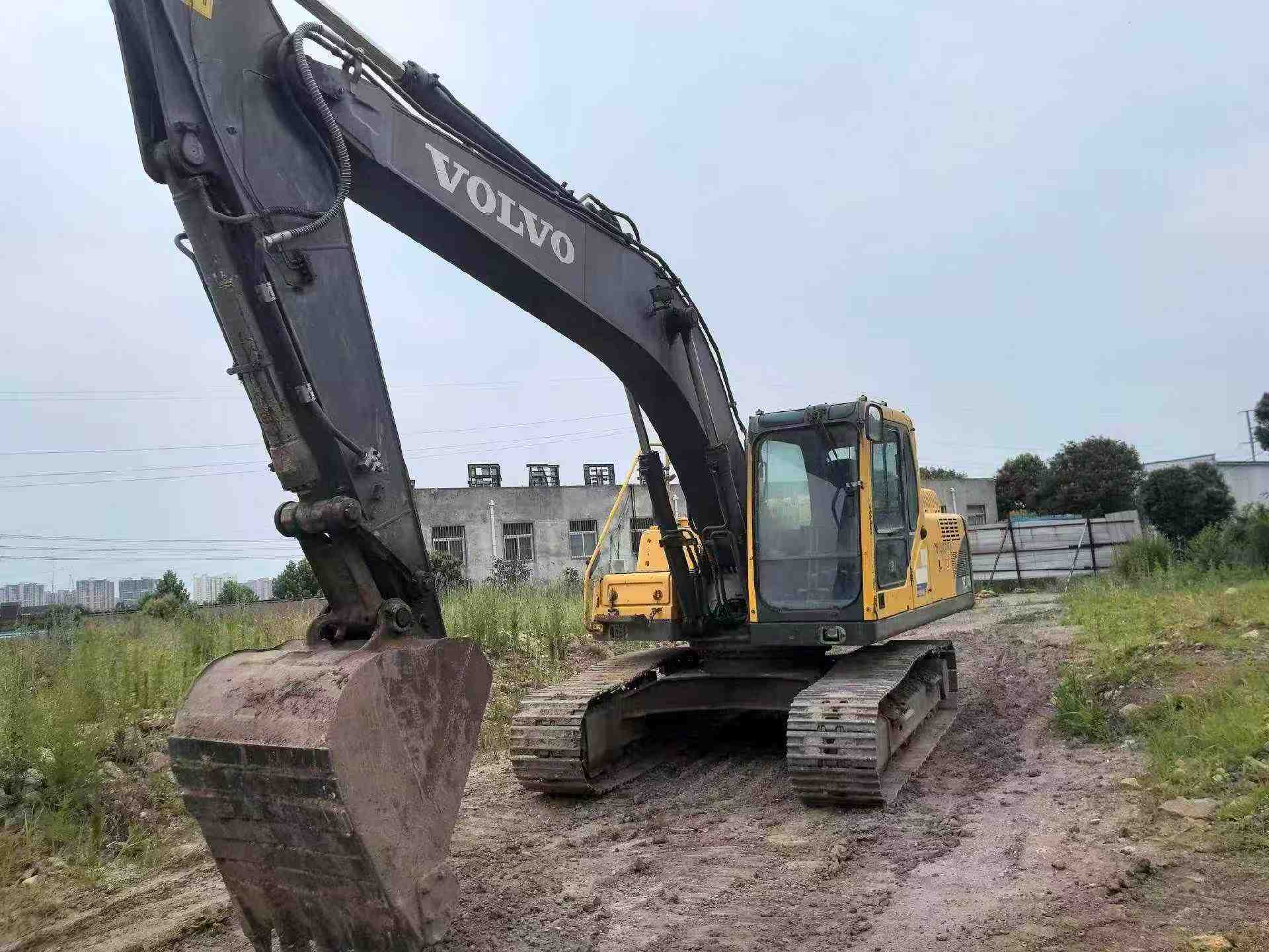 Buy Volvo EC210B Used Excavator / 2 Buy Volvo EC210B Used Excavator / 2