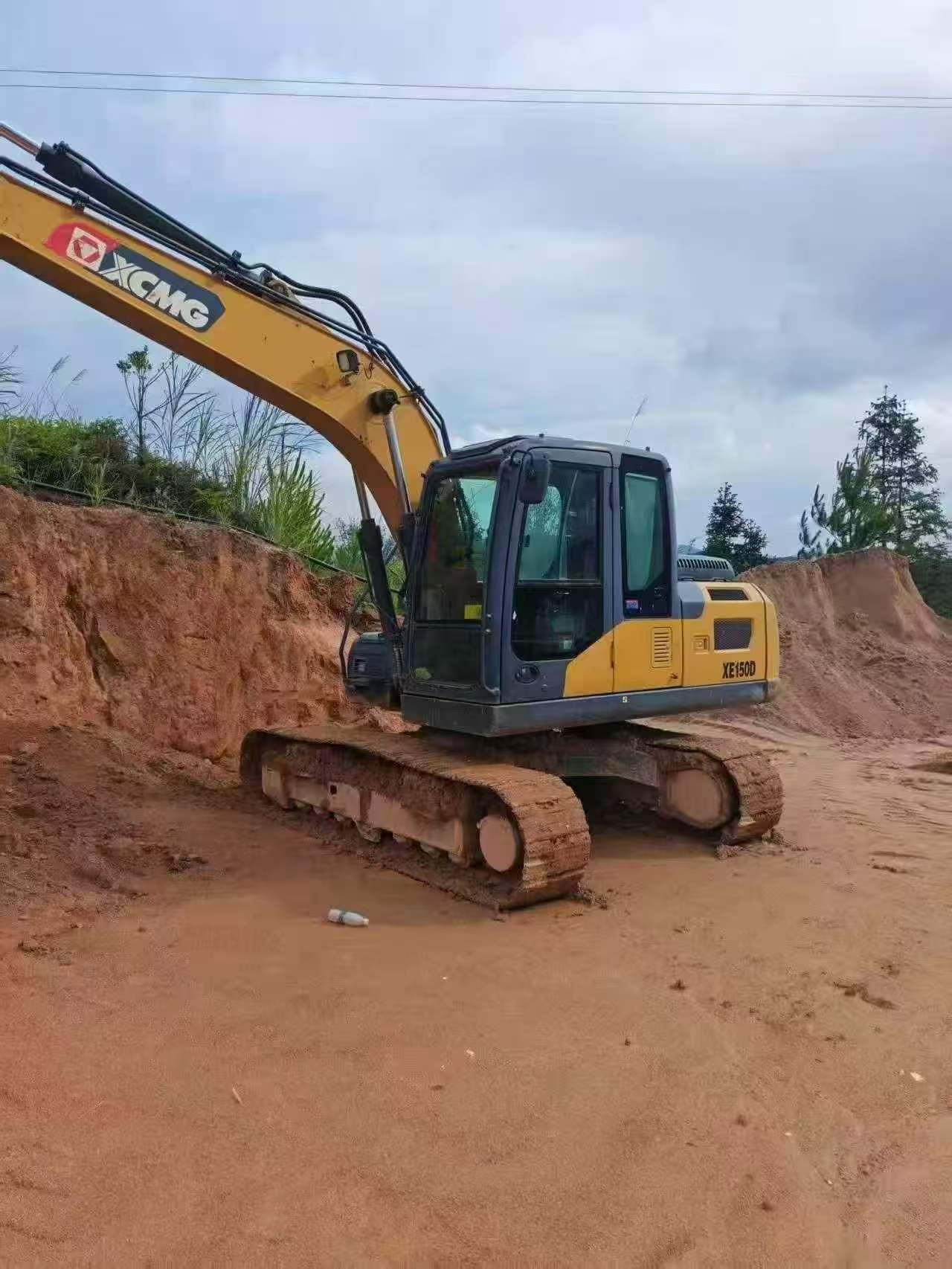 Buy XCMG XE135B Used Excavator / 1