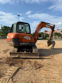 Buy Doosan DH60-7 Used Excavator / 9 Buy Doosan DH60-7 Used Excavator / 9