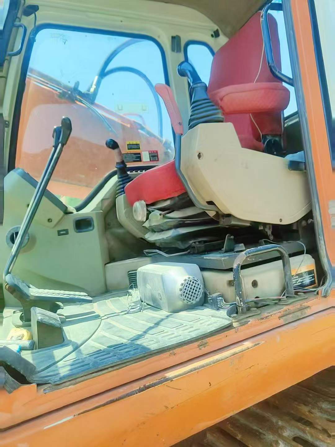 Buy Doosan DH220-3 Used Excavator / 9 Buy Doosan DH220-3 Used Excavator / 9