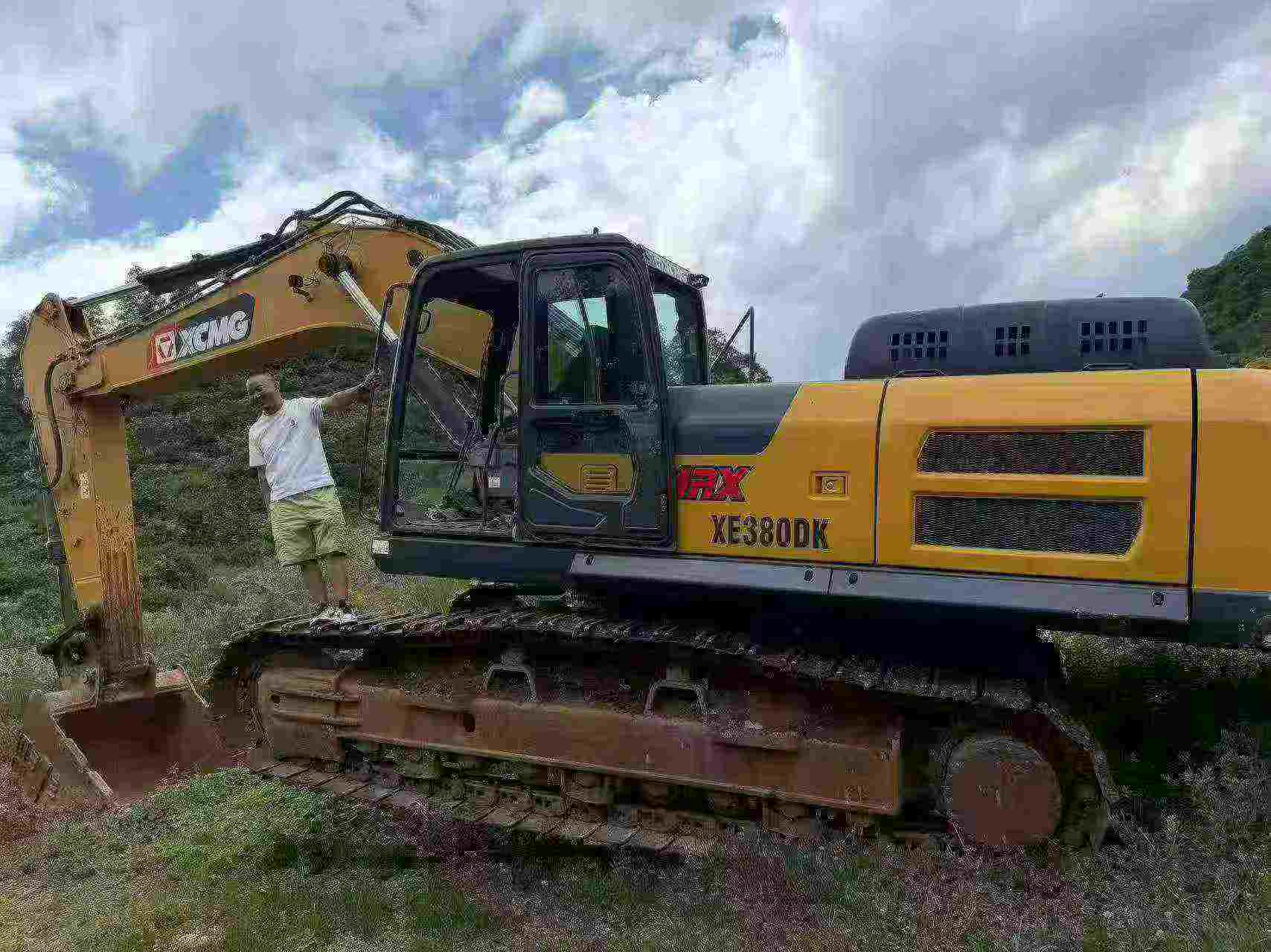 Buy XCMG XE380K Used Excavator / 1