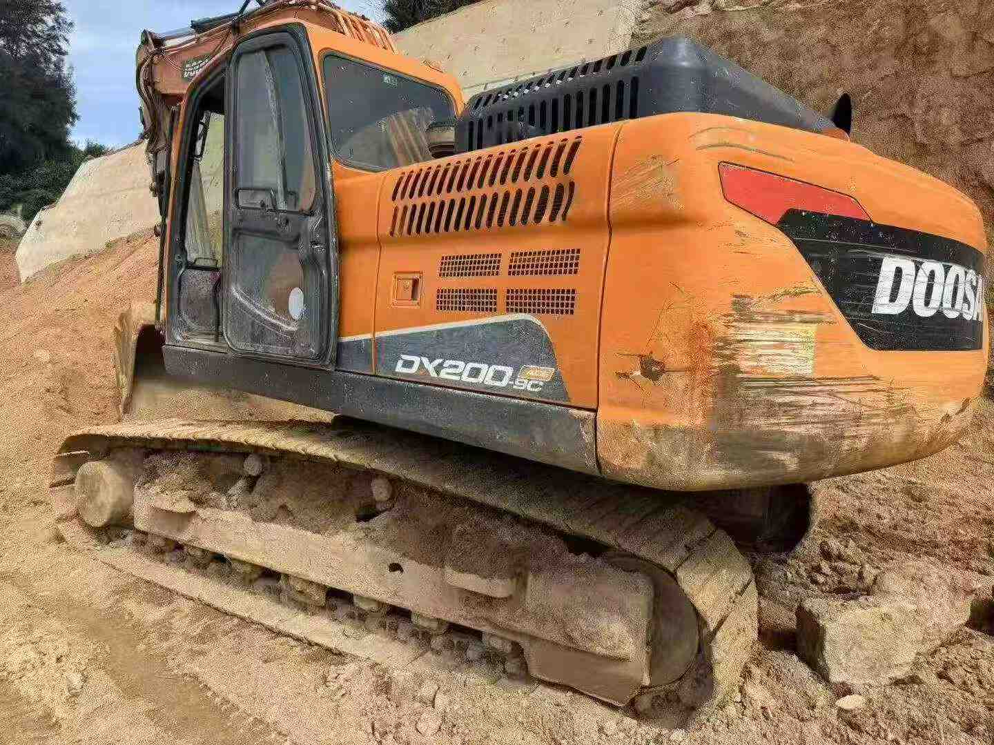 Buy Doosan DH200-3 Used Excavator / 2