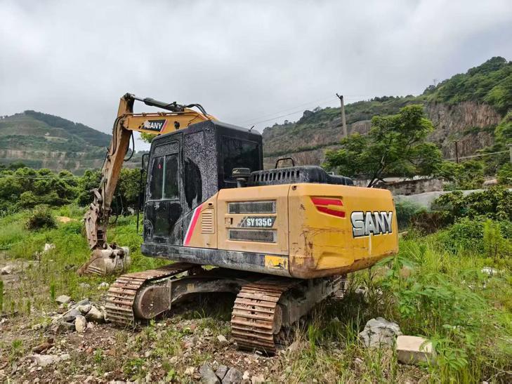 Buy Sany SY135 Used Excavator / 1