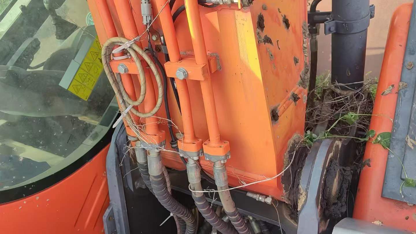 Buy Doosan DH215-7 Used Excavator / 8