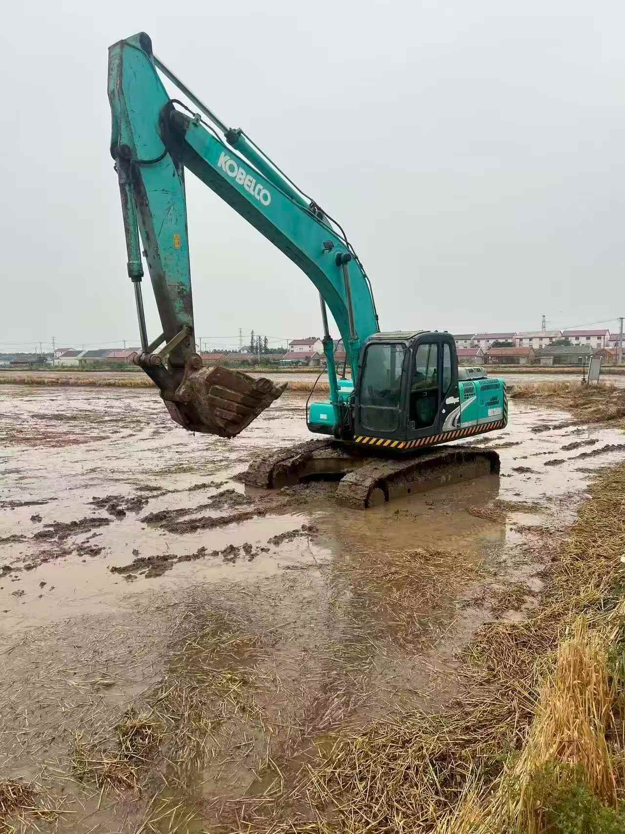 Buy Kobelco SK200 Used Excavator / 1
