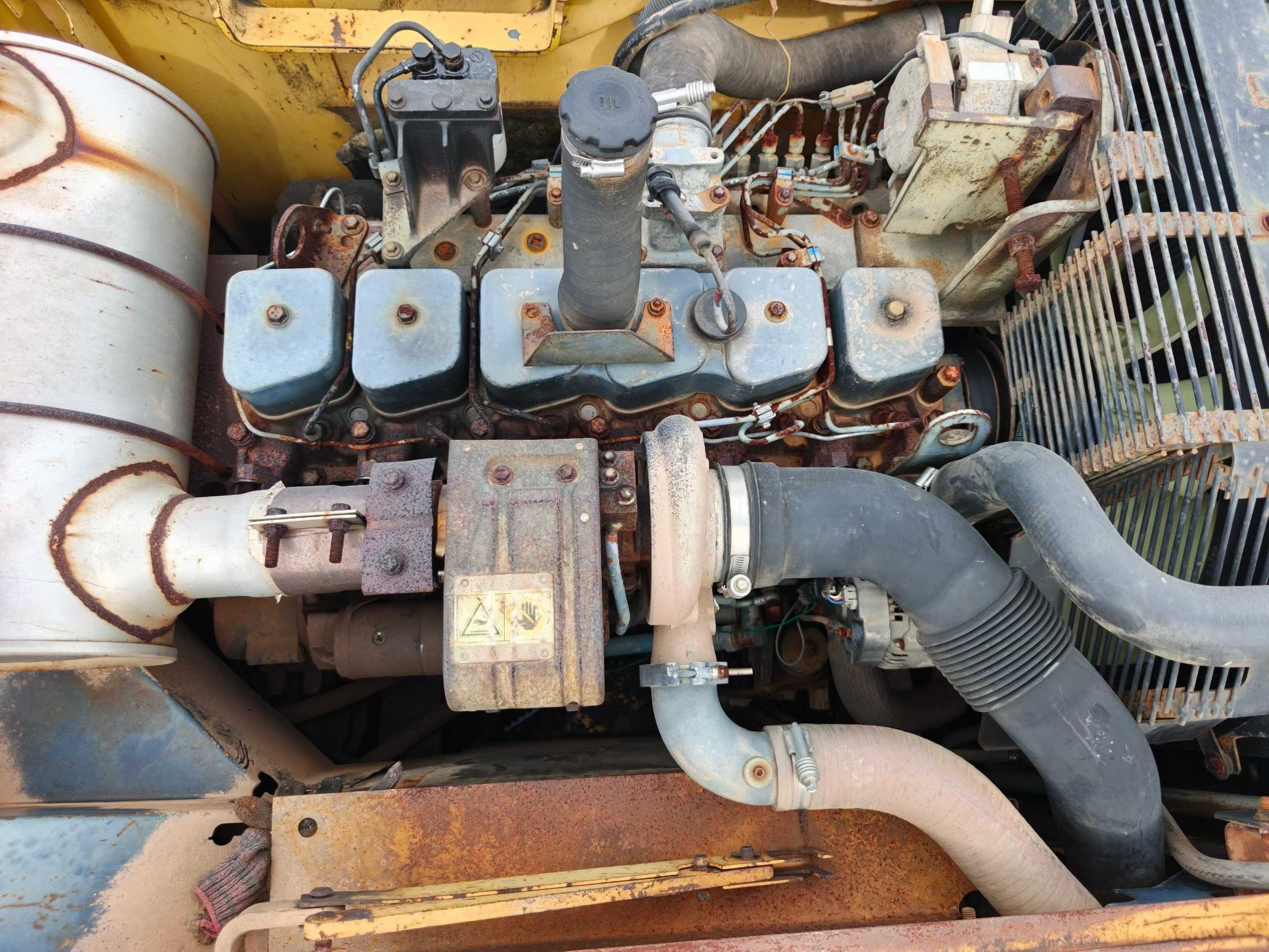 Buy Komatsu PC200-7 Used Excavator / 6