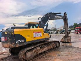 Buy Hyundai R205VS Used Excavator / 3 Buy Hyundai R205VS Used Excavator / 3