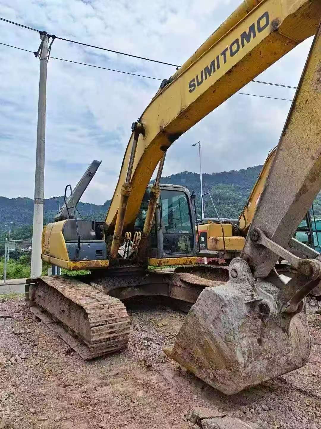 Buy Sumitomo SH240-3 Used Excavator / 2