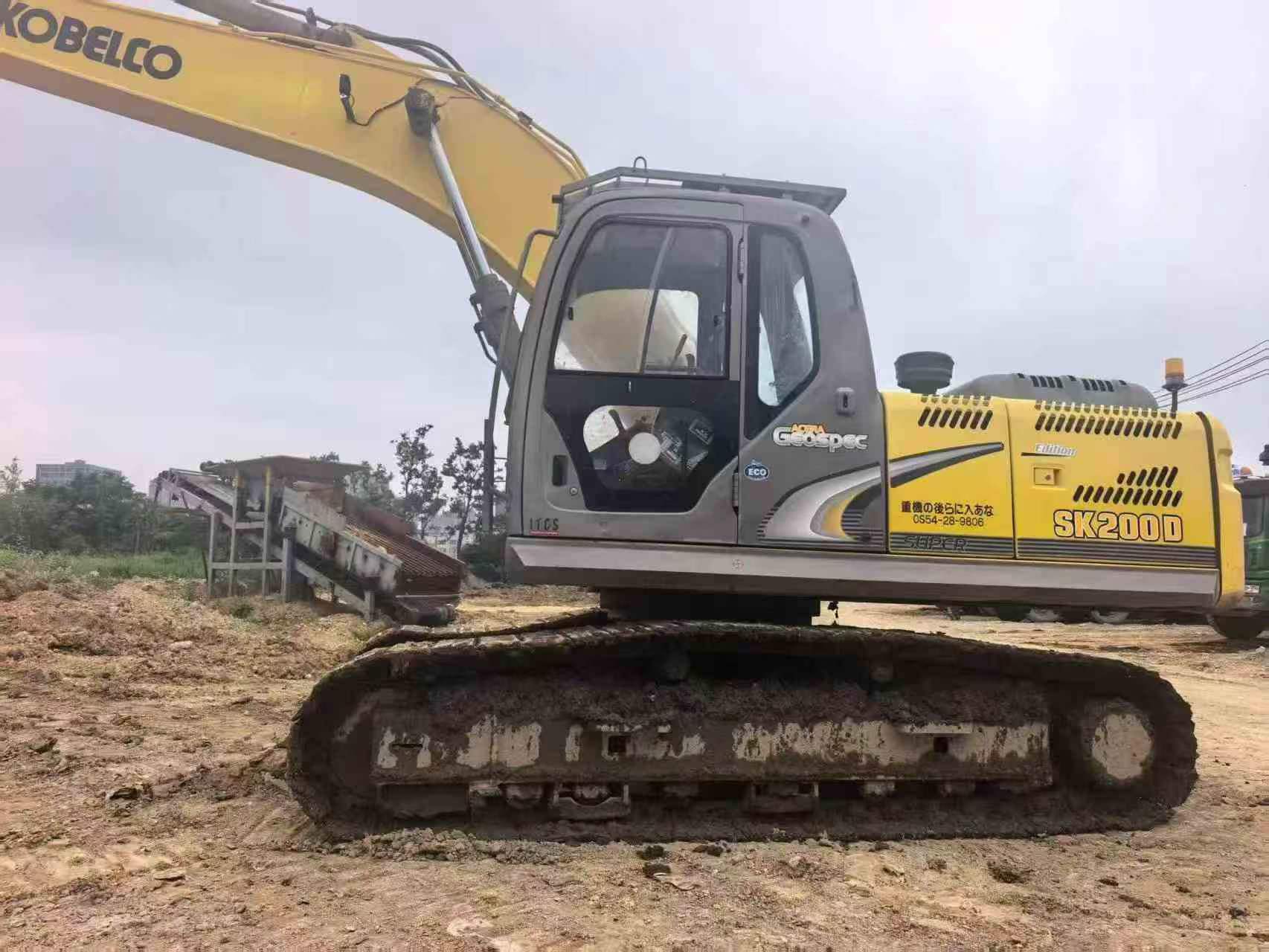 Buy Kobelco SK200-2 Used Excavator / 8