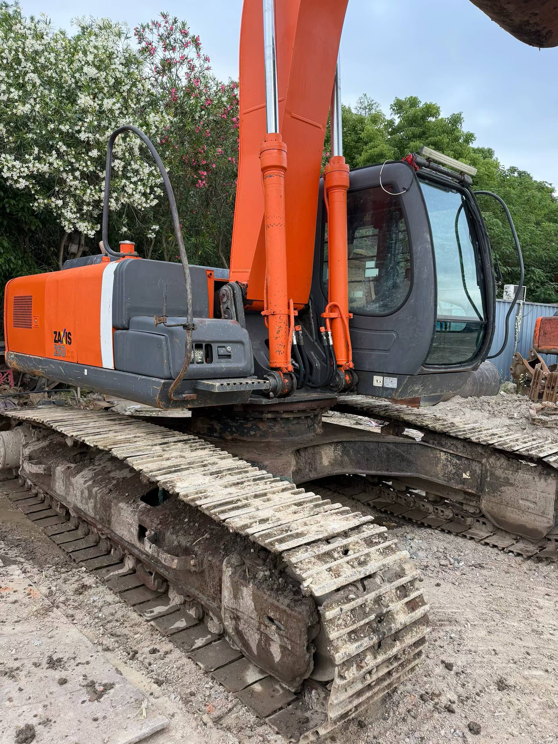 Buy Hitachi ZX250LC-3G Used Excavator / 3