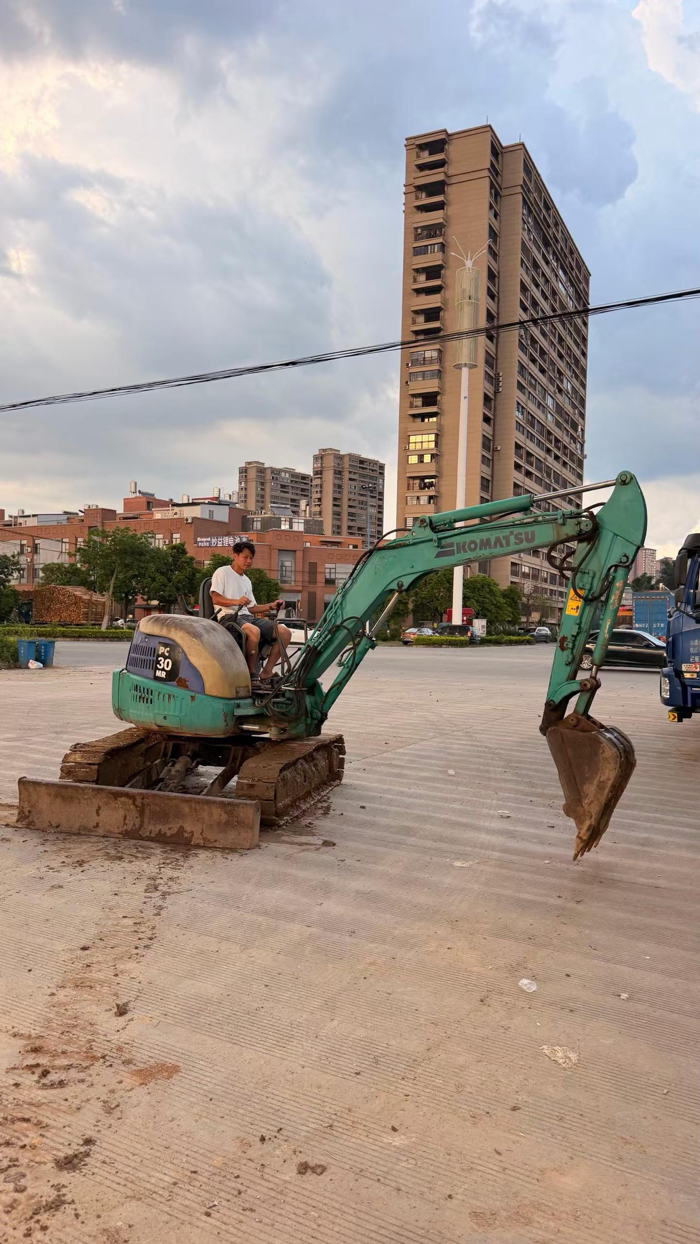 Buy Komatsu PC30-1 Used Excavator / 8
