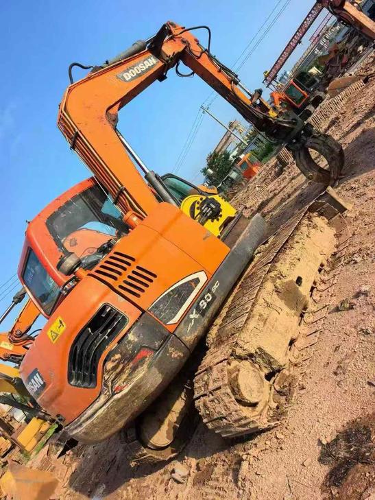 Buy Doosan DX75 Used Excavator / 1