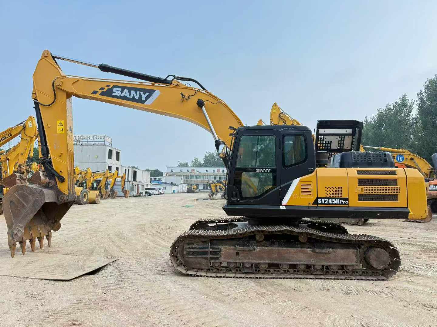 Buy Sany SY245H Used Excavator / 1