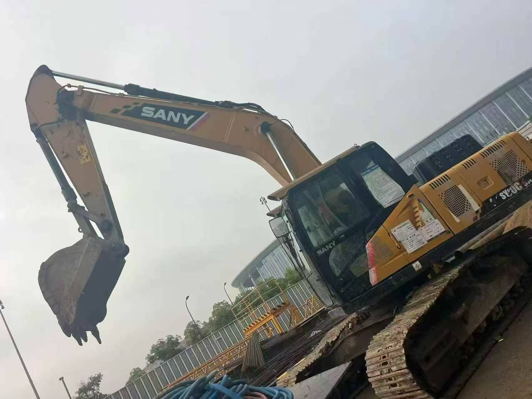 Buy Sany SY200C Used Excavator / 9