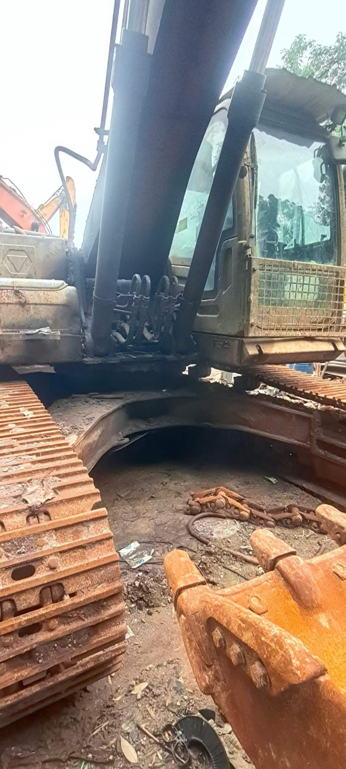 Buy XCMG XE270DK Used Excavator / 4 Buy XCMG XE270DK Used Excavator / 4