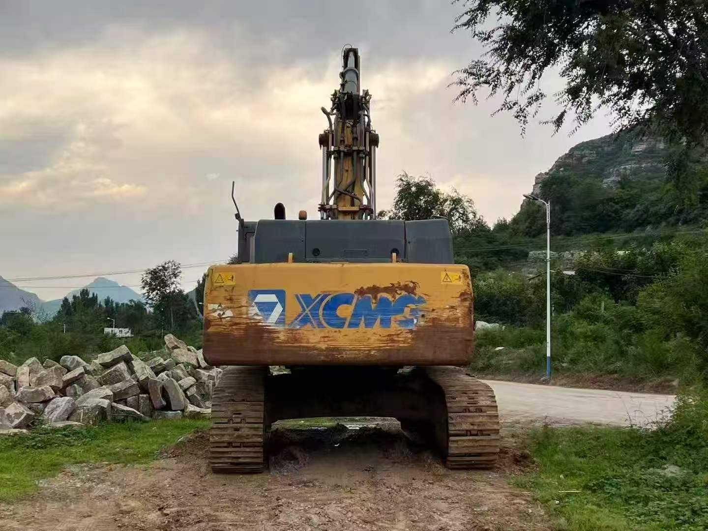 Buy XCMG XE470 Used Excavator / 2