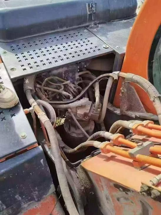 Buy Doosan DH220 Used Excavator / 1