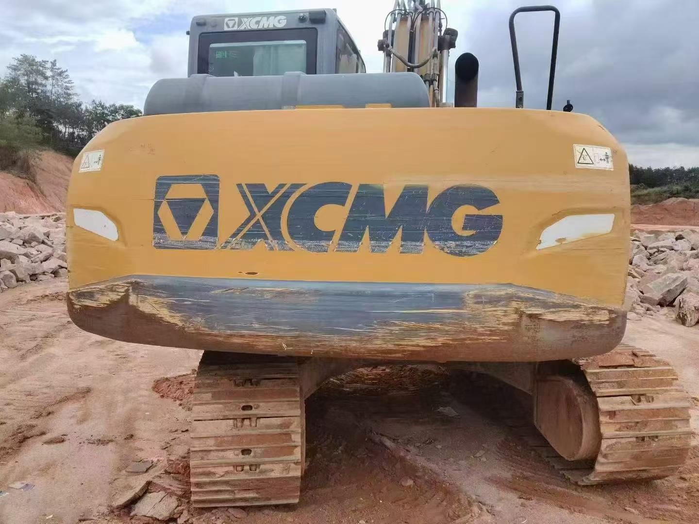 Buy XCMG XE135B Used Excavator / 2