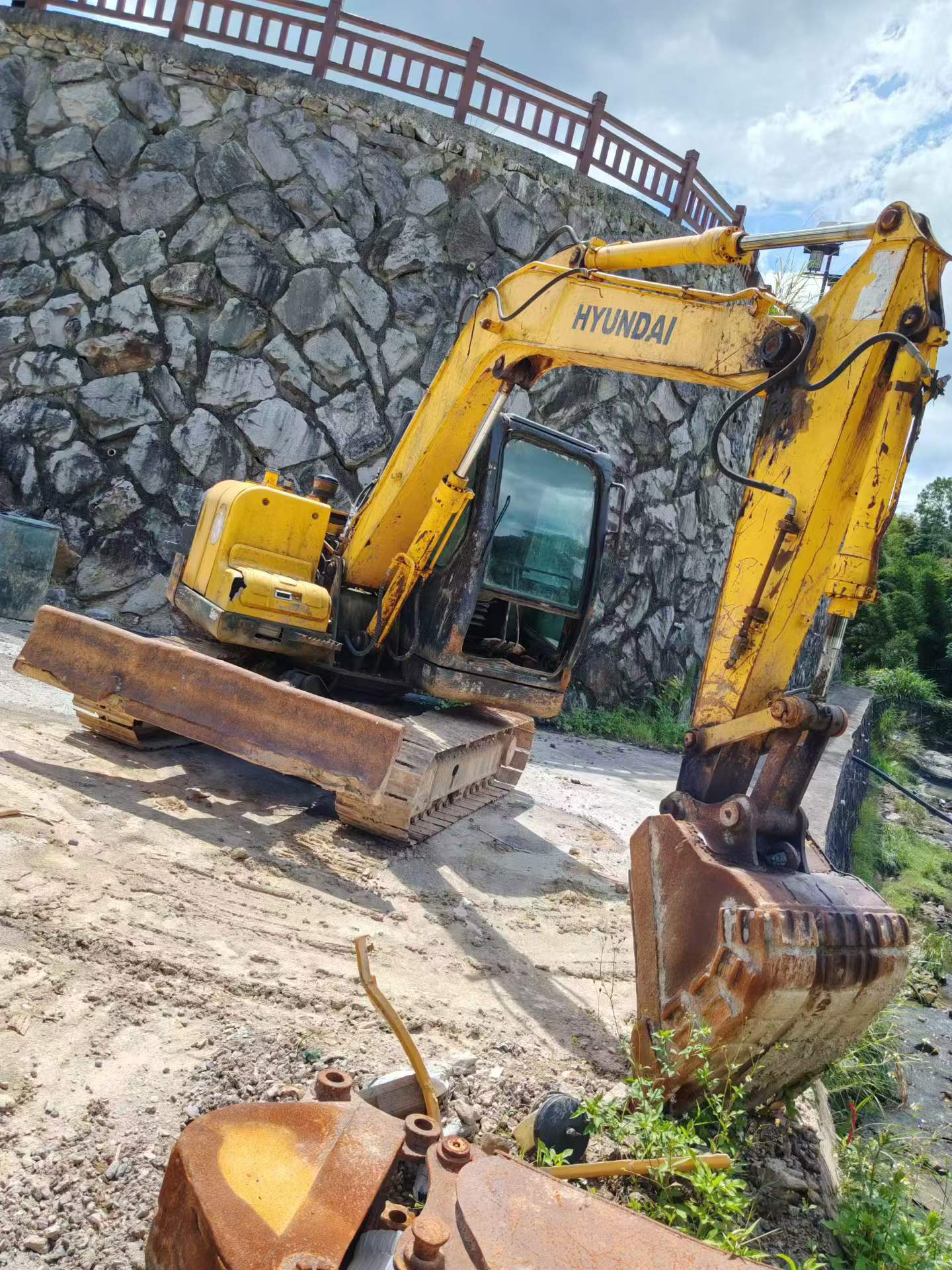 Buy Hyundai R80-7 Used Excavator / 3 Buy Hyundai R80-7 Used Excavator / 3