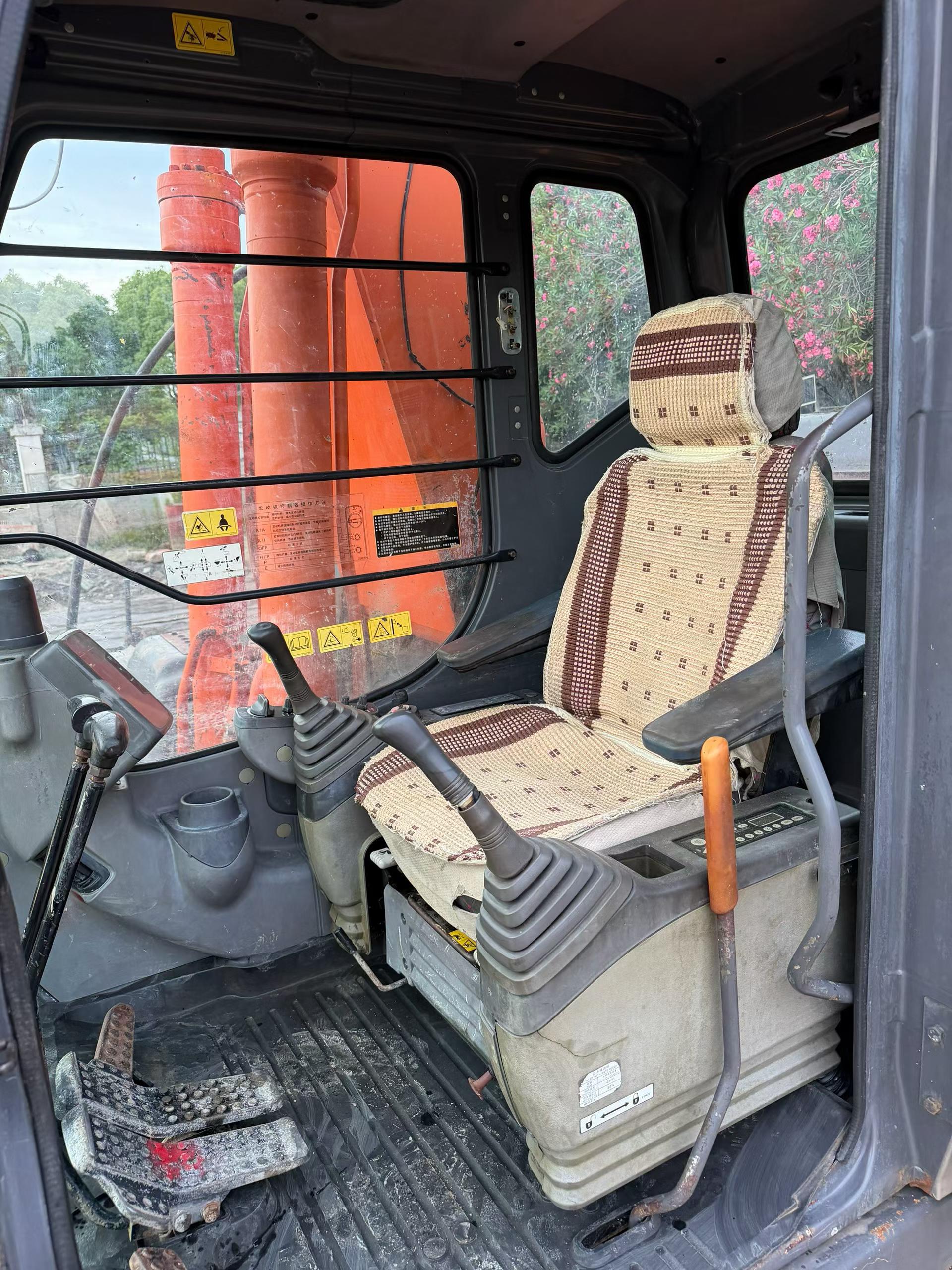 Buy Hitachi ZX250LC-3G Used Excavator / 9