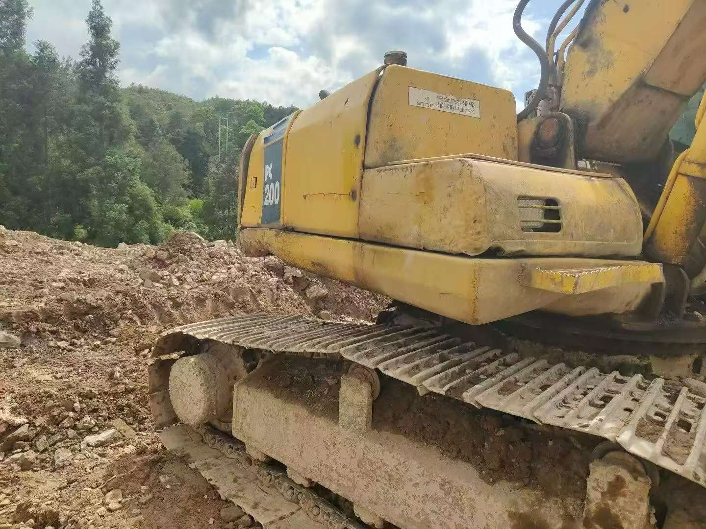 Buy Komatsu PC200-7 Used Excavator / 3