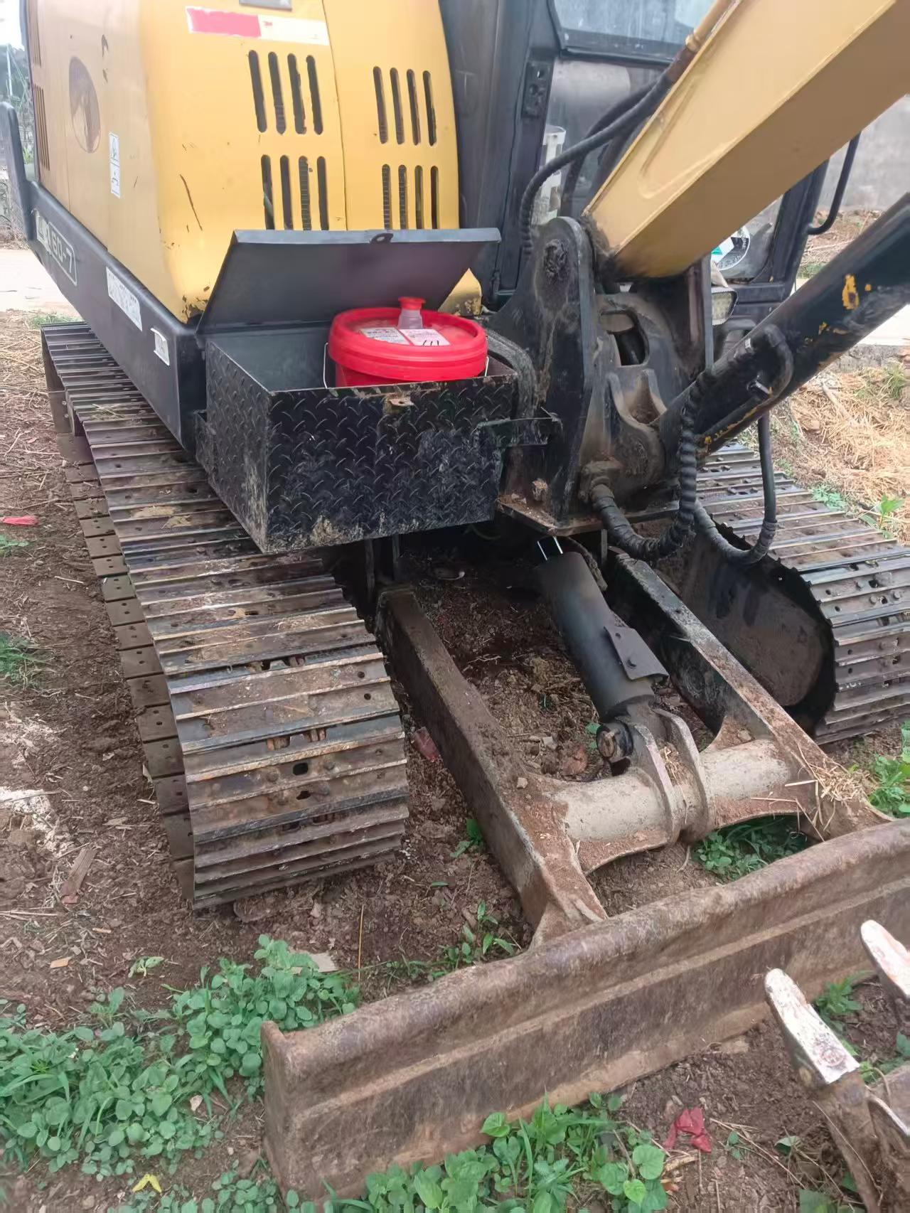 Buy Hyundai HX60 Used Excavator / 4 Buy Hyundai HX60 Used Excavator / 4