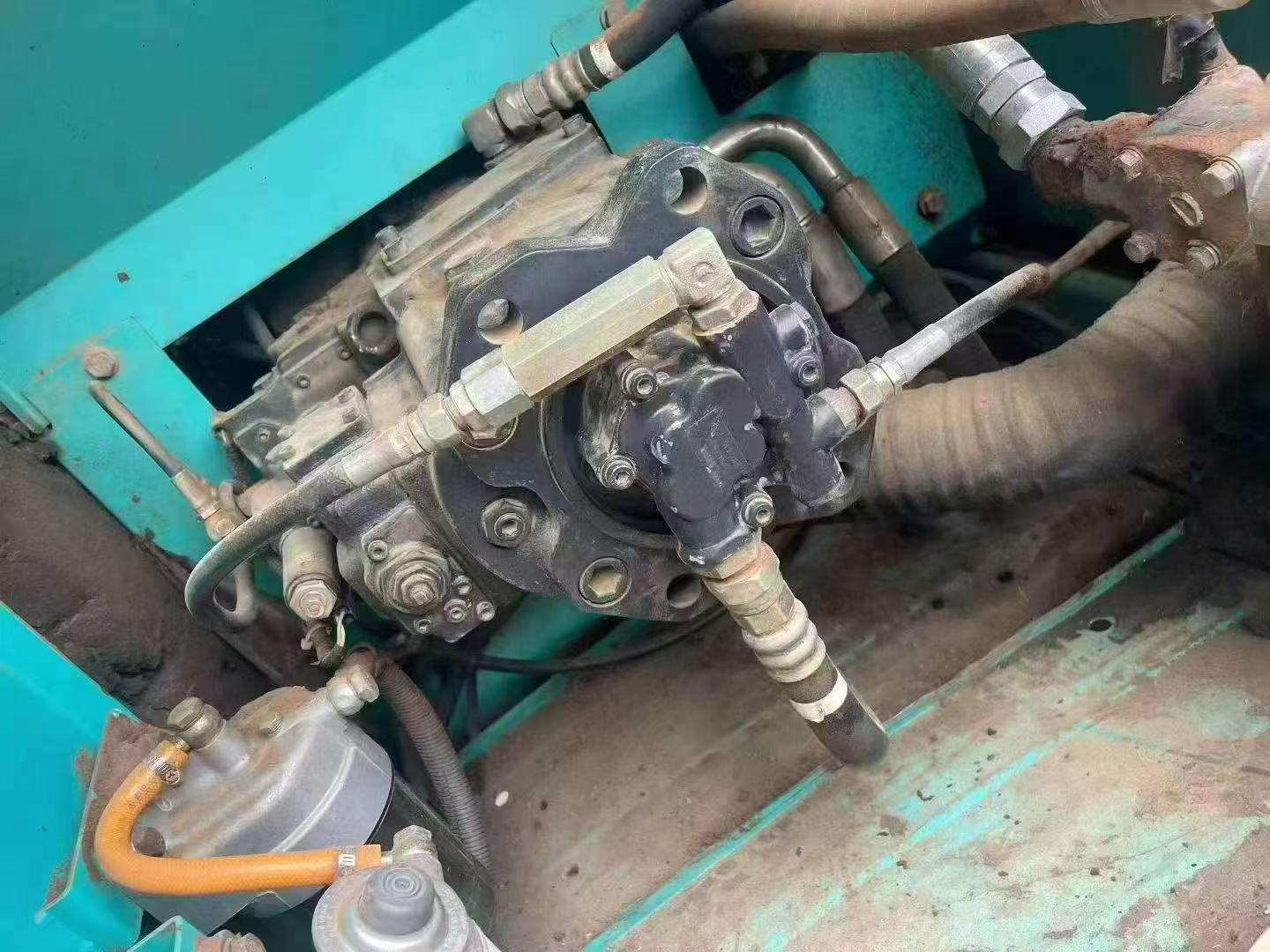 Buy Kobelco SK200-2 Used Excavator / 7